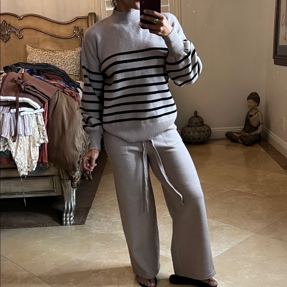💕New Striped Taupe/ Black Knit Set💕